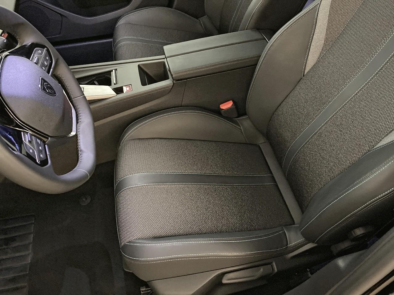 Peugeot 408 hybrid 145 e-dcs6 allure — photo 9