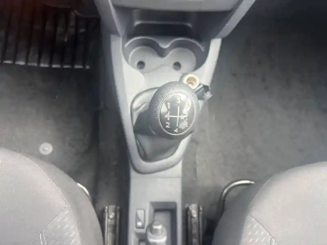 Dacia Sandero sce 75 — photo 27