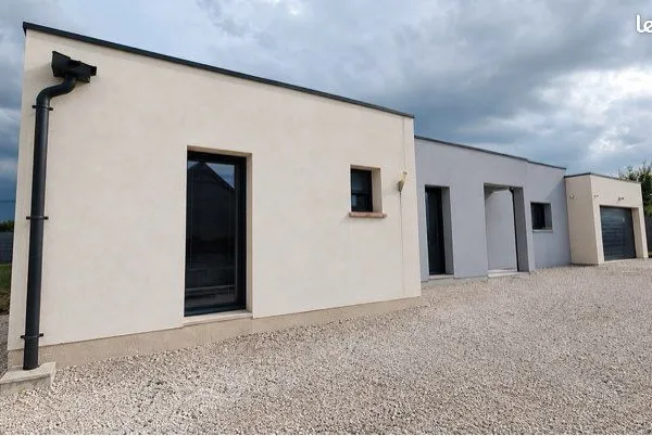Maison 6 pièces de plain-pied 155 m² + garage 22 m²