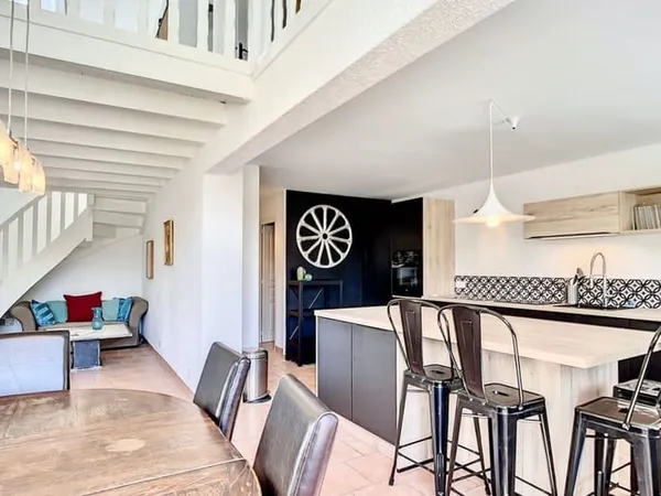 Maison 2 pièces 81 m²