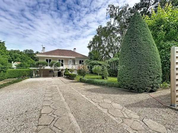 Maison 6 pièces 160 m²