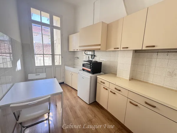 T1 rue François Arago 13005 Marseille