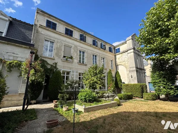 Appartement 6 pièces 210 m²