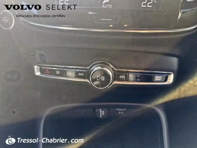 Volvo Xc40 d4 awd adblue 190 ch geartronic 8 first edition — photo 13