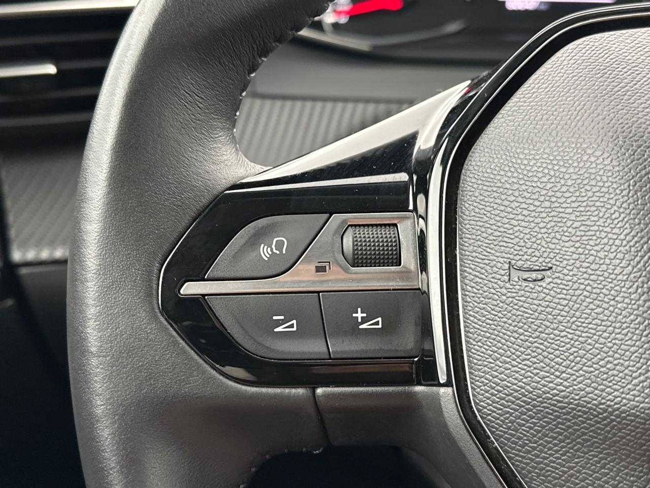 Peugeot 2008 puretech 100 s&s bvm6 allure — photo 20