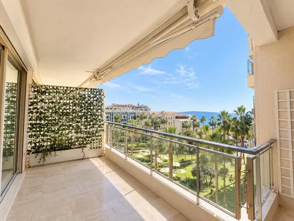 Cannes Croisette - Prestigieux 4 Pièces De 165 M² Avec Vue Mer