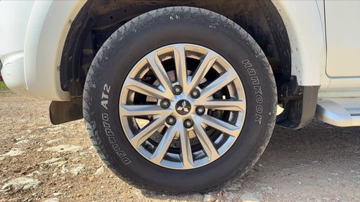 Mitsubishi L200 2.4 DI-D 181 4WD - Intense Connect – 2018 – 165157 km – Diesel – Boîte Manuelle — photo 19