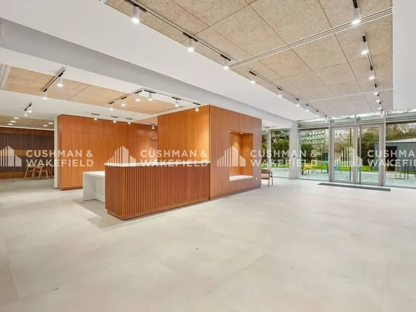 Bureaux 1058 m²