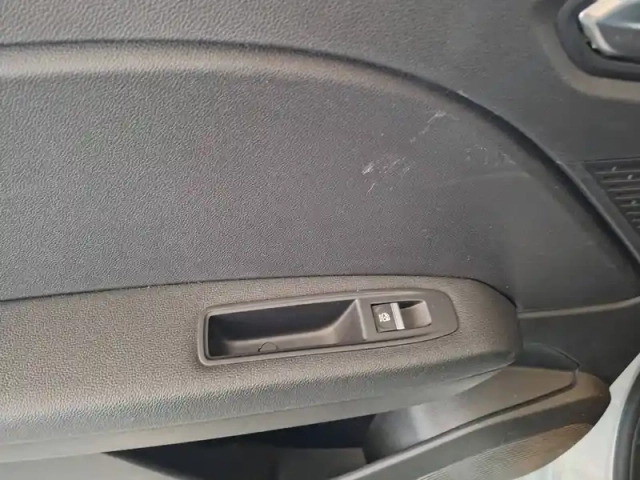 Renault Captur blue dci 95 — photo 19