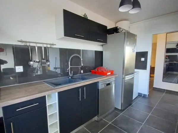 F4 a vendre lamentin 220 000