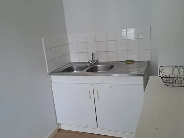 Studio au 2eme étage