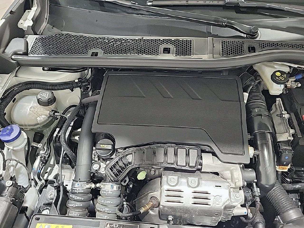 Peugeot 2008 puretech 130 s&s eat8 style — photo 15