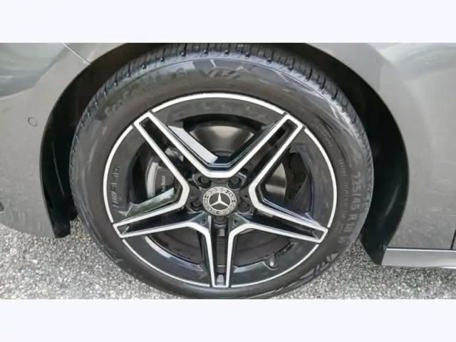 Mercedes Classe A 200 d amg line — photo 9