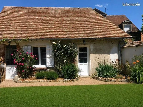 Maison meublée toutes charges comprises avec jardin privatif