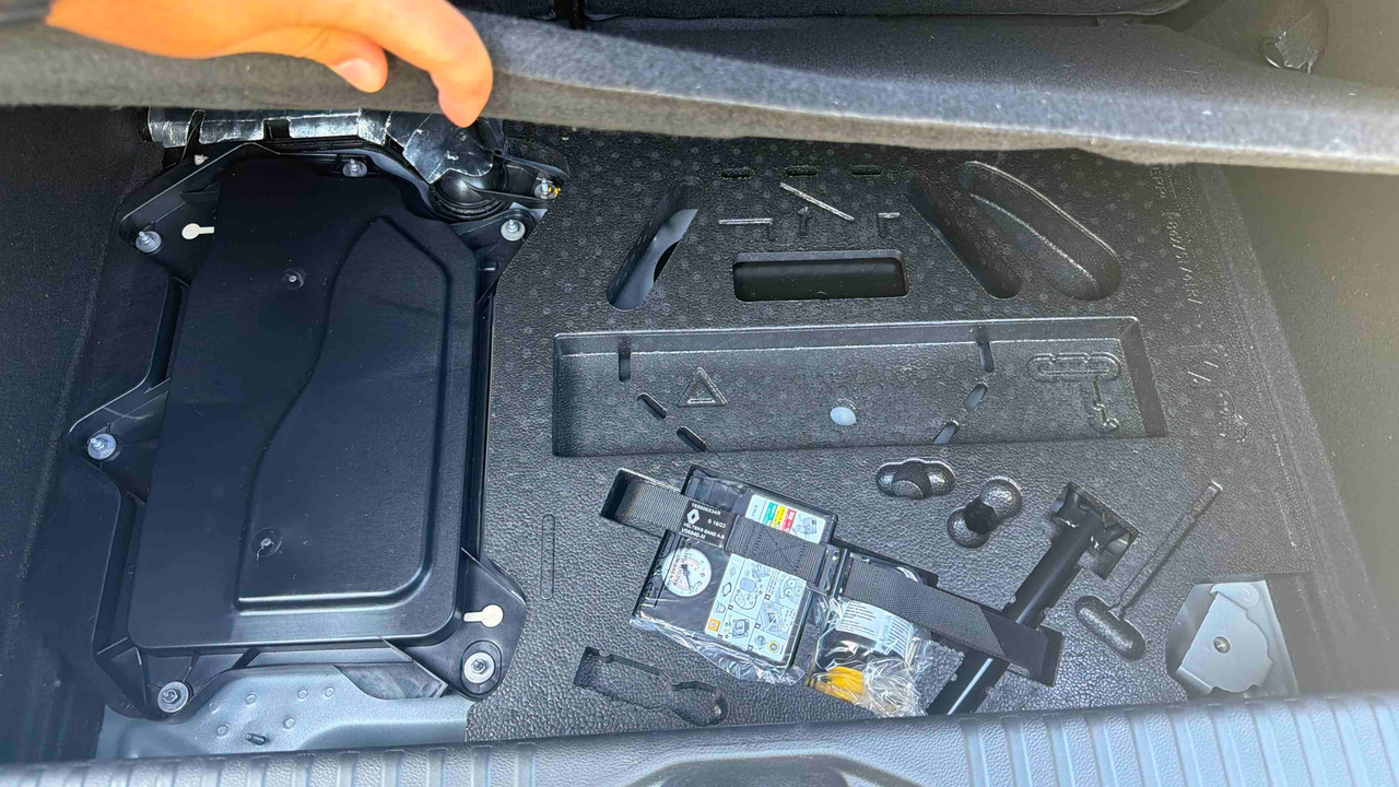 Renault Clio E-Tech full hybrid 145 — photo 15