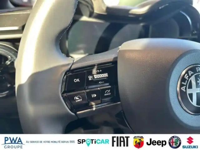 Alfa Romeo Junior elettrica 280ch veloce — photo 15