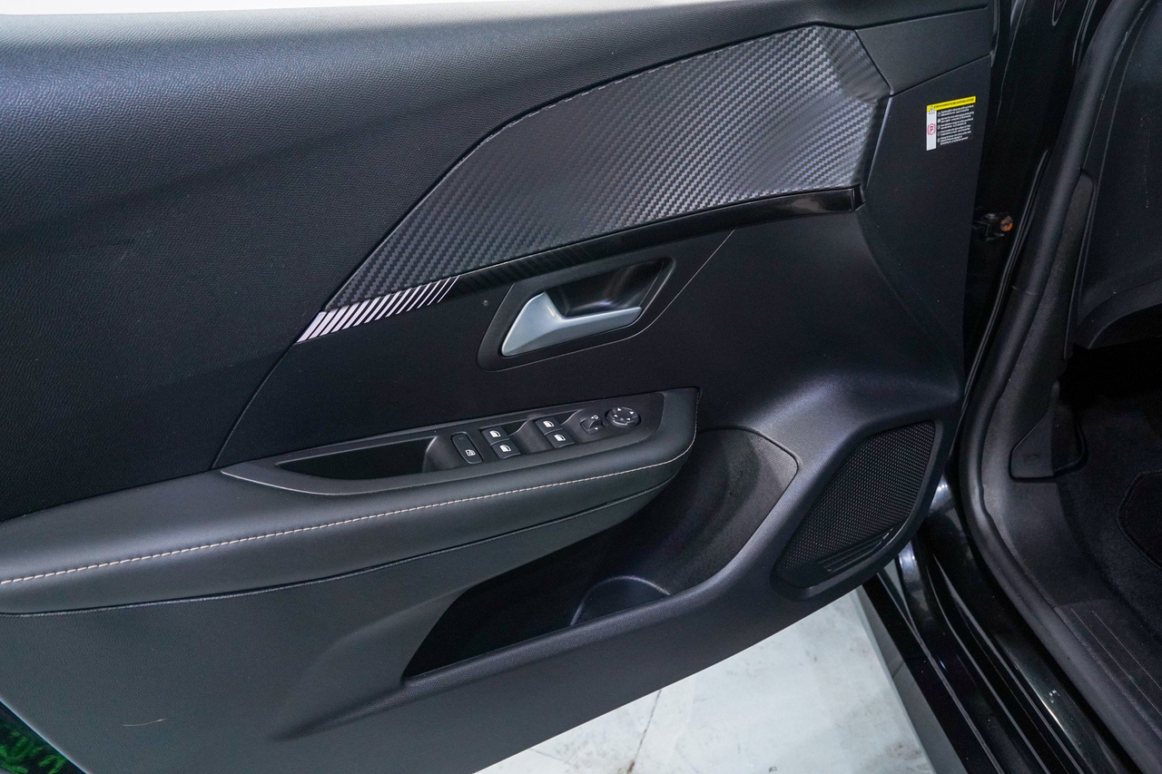 Peugeot 208 — photo 17