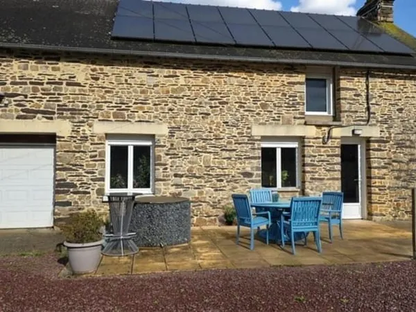 A Vendre Maison longère en pierre de 200 m² - 7 pièces + gite à PLELAN LE GRAND (35)