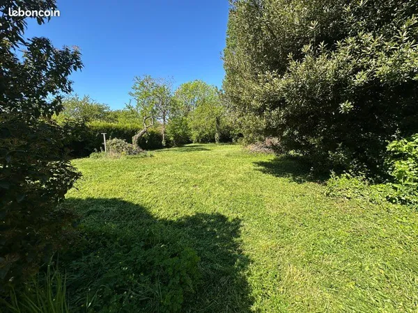 TERRAIN plus De 1000 M2 PROCHE COMMENCE