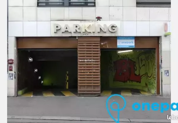 Parking/box 12 m² PARIS 20