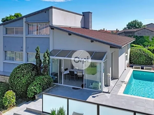 Maison 6 pièces 195 m²