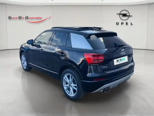 Audi Q2 1.4 tfsi 150ch cod s line s tronic 7 + toit ouvrant + attelage — photo 3
