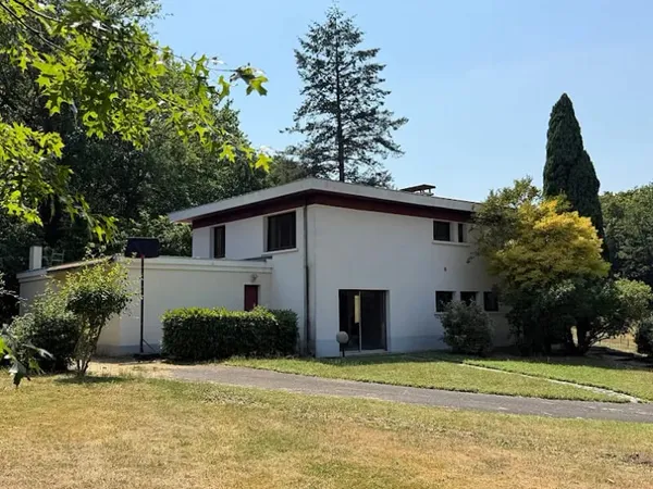 Maison 8 pièces 210 m²