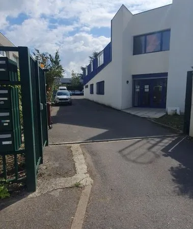 Bureaux a louer 35/38 et 61 m2 à Chelles ZI La Tuilerie