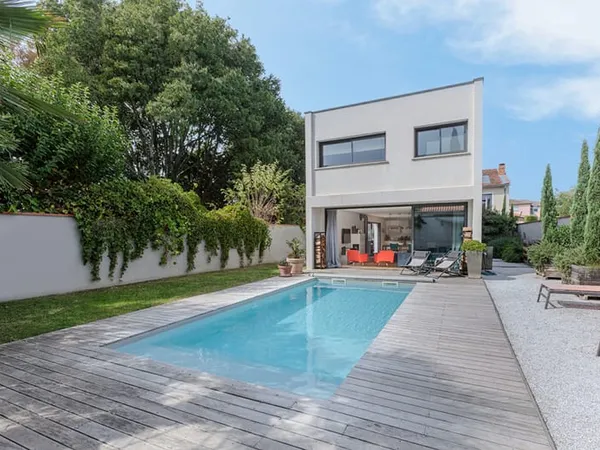 Maison avec jardin, piscine et garage, Saint-Cyprien / Fer à Cheval