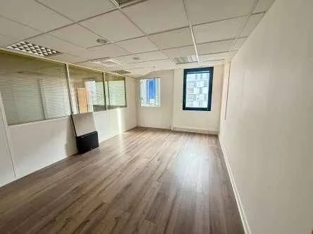 Bureaux 78 m²