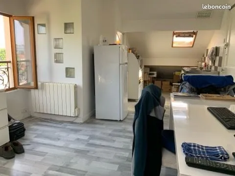 Appartement - 1 pièce - 15 m² - Etage 3/3