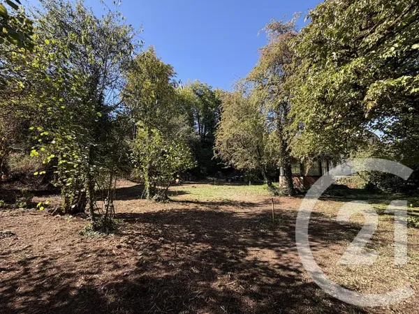 Terrain 860 m²