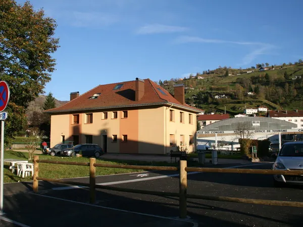 T5 meublé 75m²-3 chambres-jardin-parking-Centre La Bresse