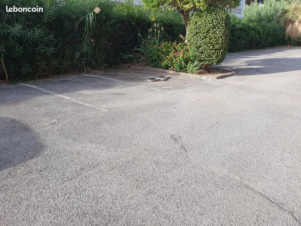 Parking - les sablettes - la seyne sur mer - avec accees piscine