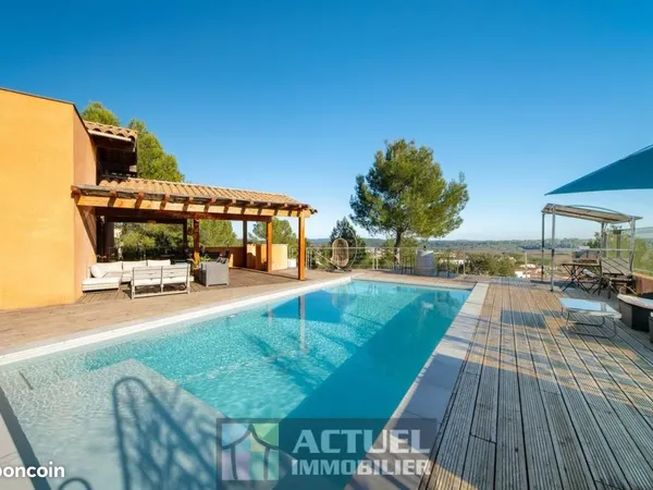 Villa 7 pièces 172 m²