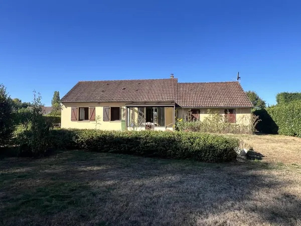 MAISON DE PLAIN PIED A SAINTE GEMME MORONVAL