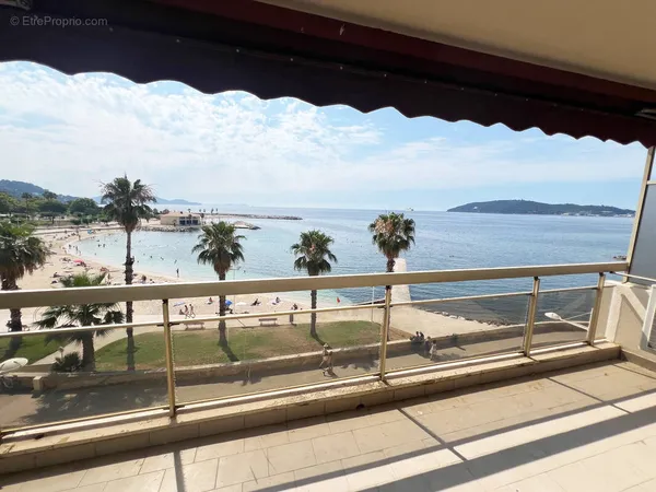 Mourillon-face mer type 3 avec terrasse et garage
