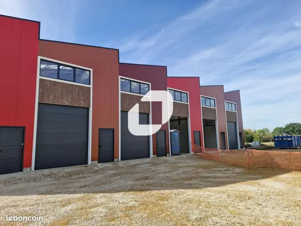 Local d'activité 113 m²
