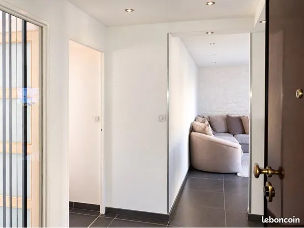 T4 73 m² - Secteur Frange Verte Village - Traversant - 3 chambres - Balcon - Parking privé - Cav