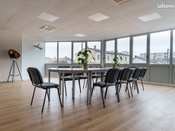 Location espace type bureau