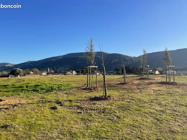 Terrain 2 586 m² Floure