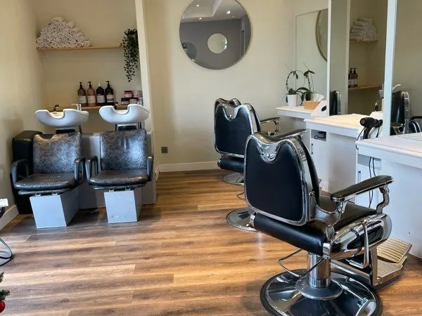 Salon de coiffure plus T2