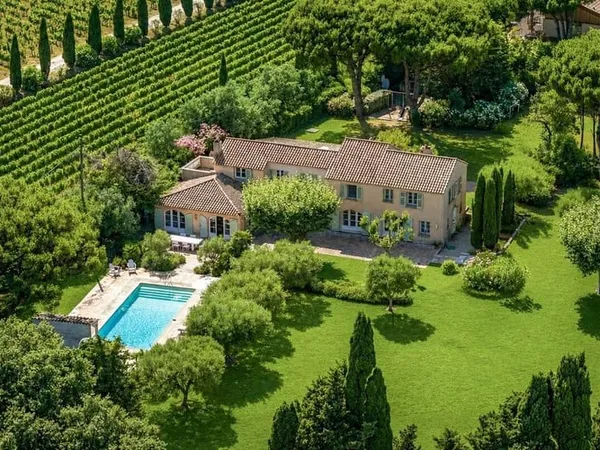 Propriété de caractère à vendre au coeur des vignes de Ramatuelle