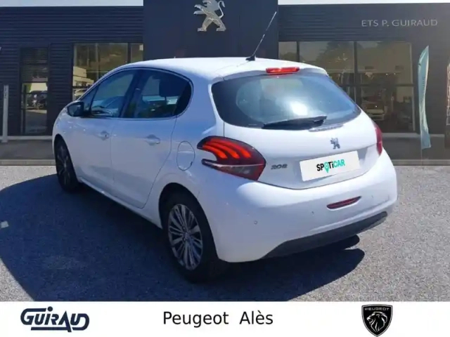 Peugeot 208 1.2 puretech 110ch s&amp;s bvm5 — photo 7