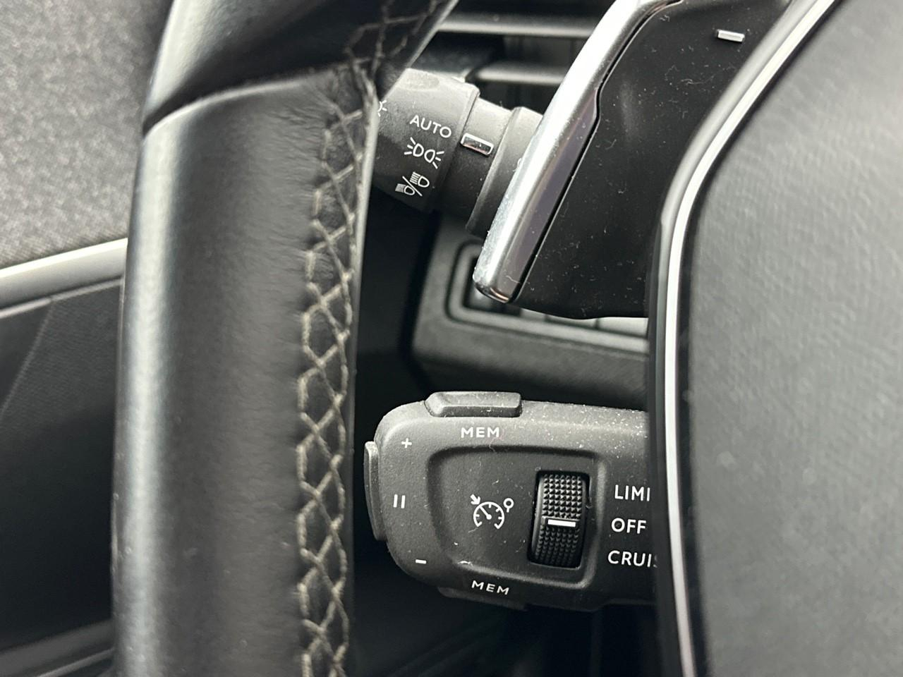 Peugeot 3008 hybrid 225 e-eat8 allure pack — photo 17