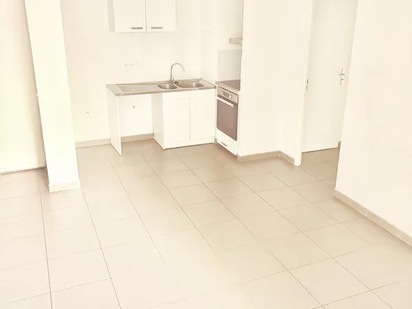 T3 57 m² avec jardin privatif 49 m² - Terrasse 7 m² - Double parking - DPE B
