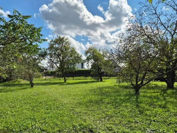 Terrain 1200 m²