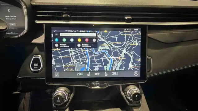 Lynk&Amp;Co 01 1.5 phev 261 ch dcth7 — photo 15