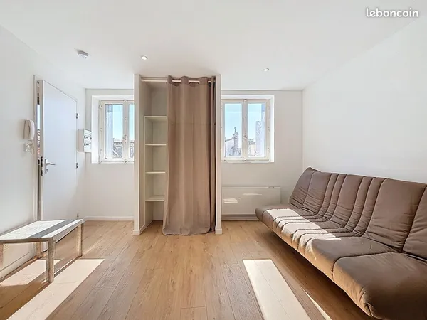 Studio 1 pièce 19 m²
