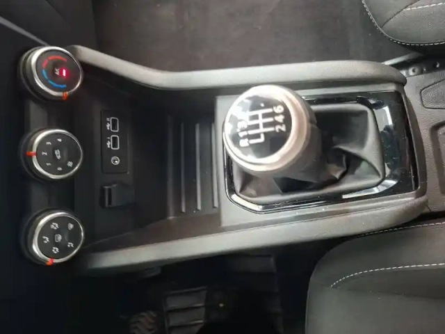 Renault Clio tce 90 ch gsr2 — photo 32